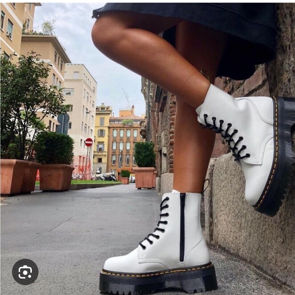 Dr. Martens Jadon Platform Quad Retro White Smooth Leather - Picture 5 of 6